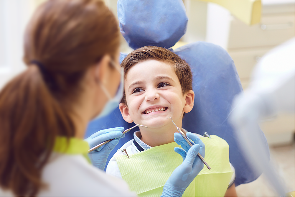 ¿Cuándo llevar a los niños a su primera visita al dentista?